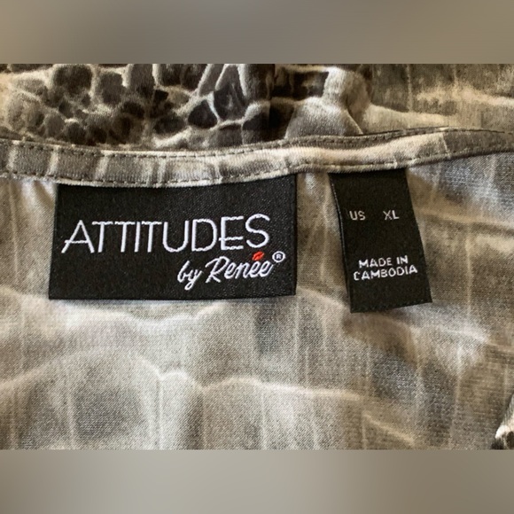 ATTITUDES by RENEE’ ALLIGATOR PRINT TOP - SZ XL - Picture 4 of 4